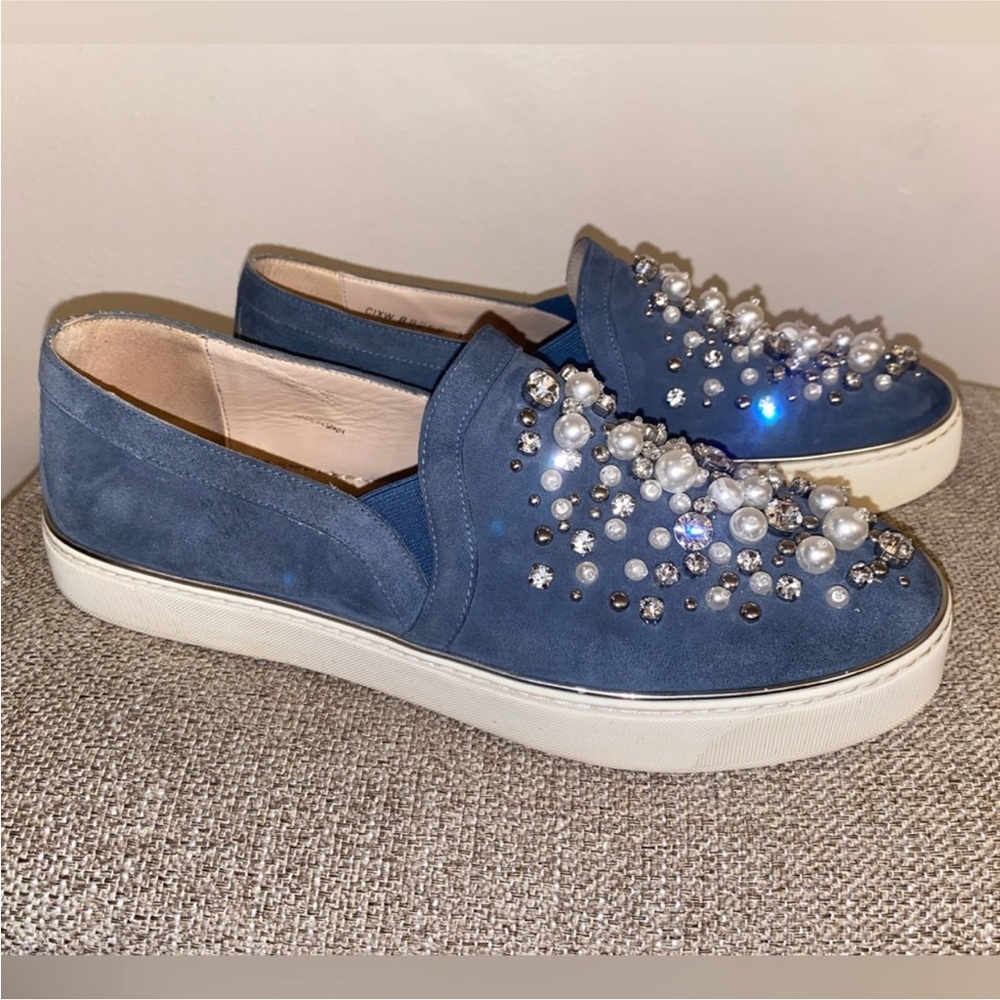 Stuart Weitzman Pearl Crystal Embellished Decor
White Platform Sneakers Slip Ons - Picture 4 of 14